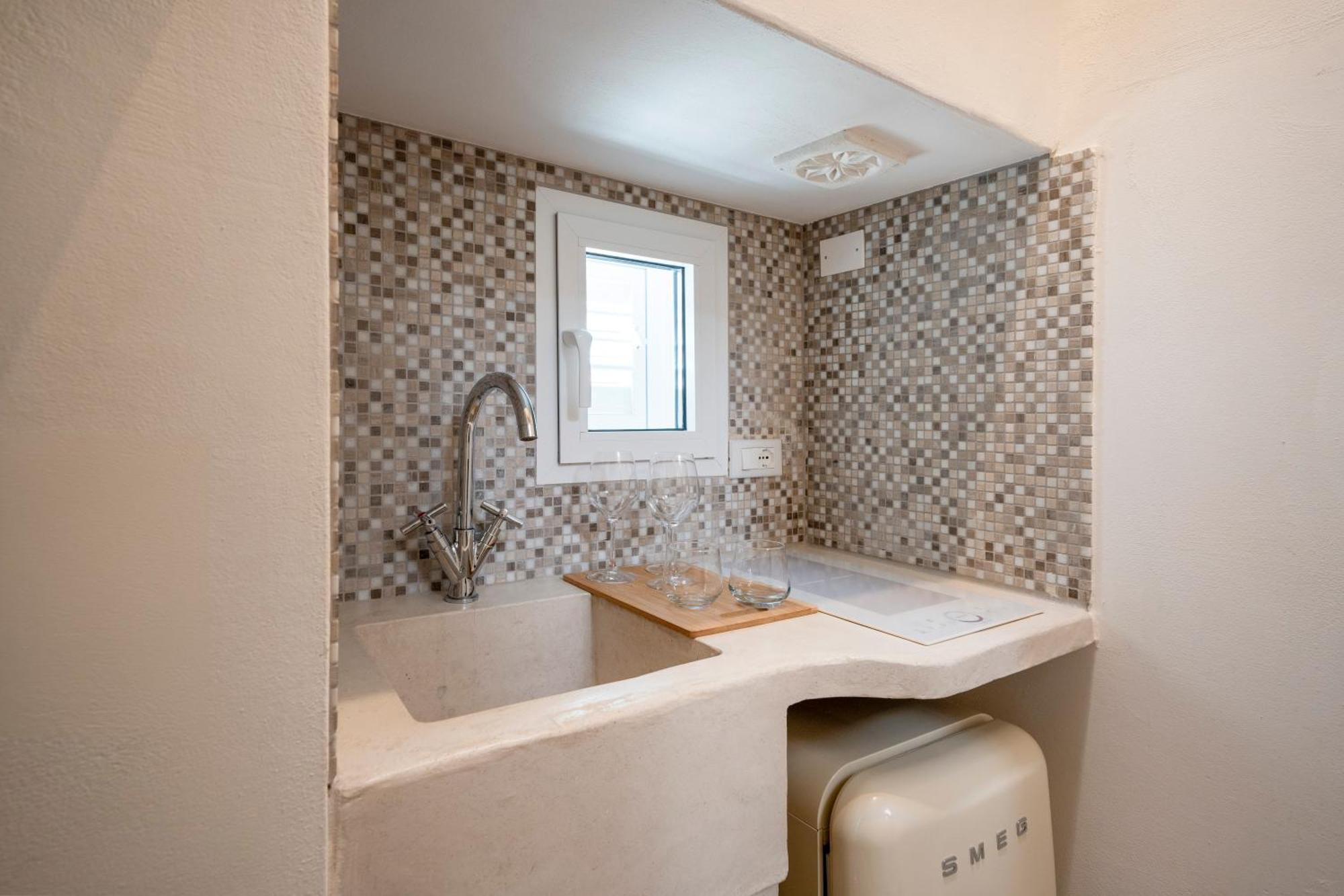 Apulia Charming Suites - Casa Rossa Suite Perla E Suite Corallo Savelletri Екстер'єр фото