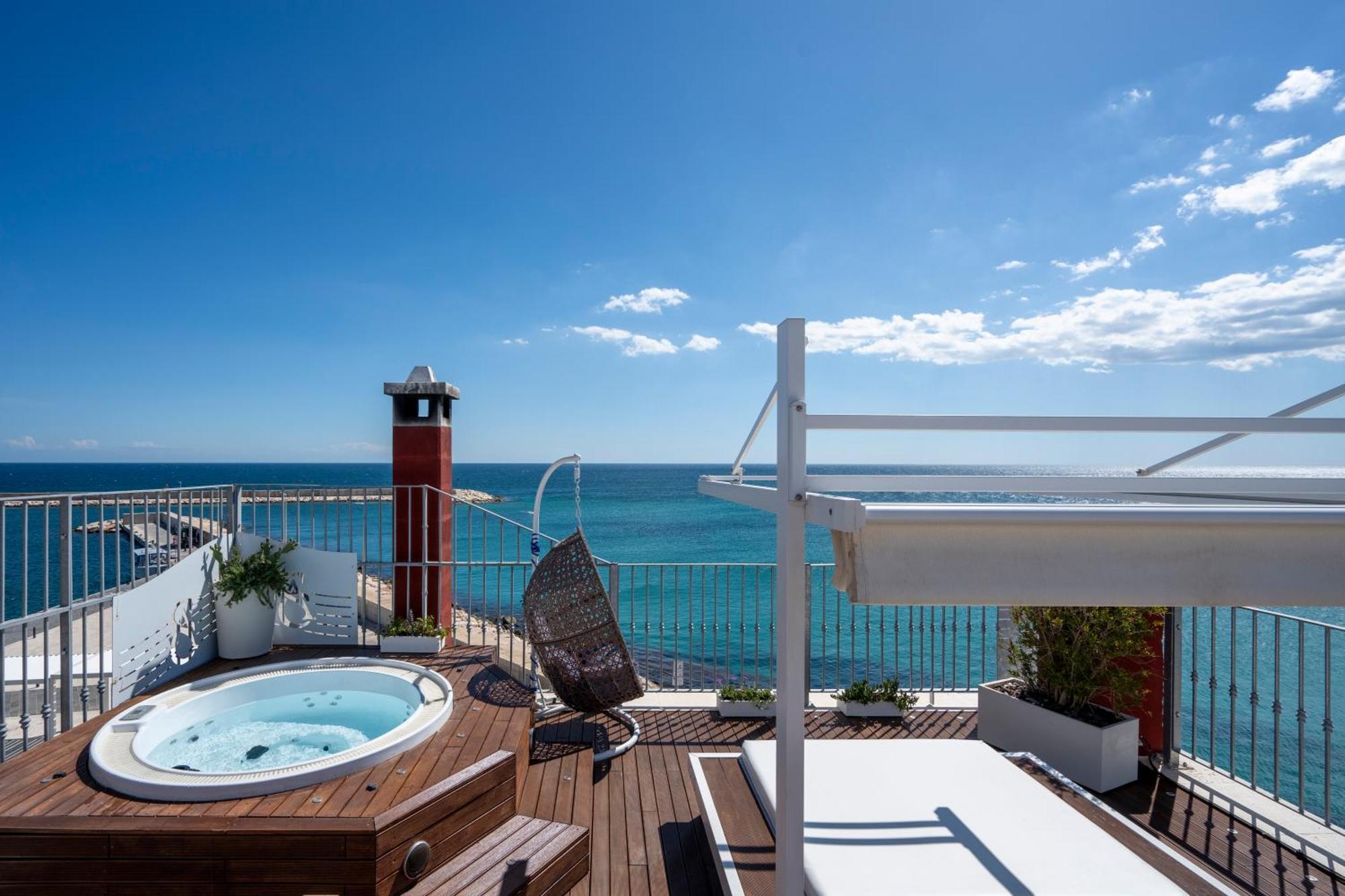 Apulia Charming Suites - Casa Rossa Suite Perla E Suite Corallo Savelletri Екстер'єр фото