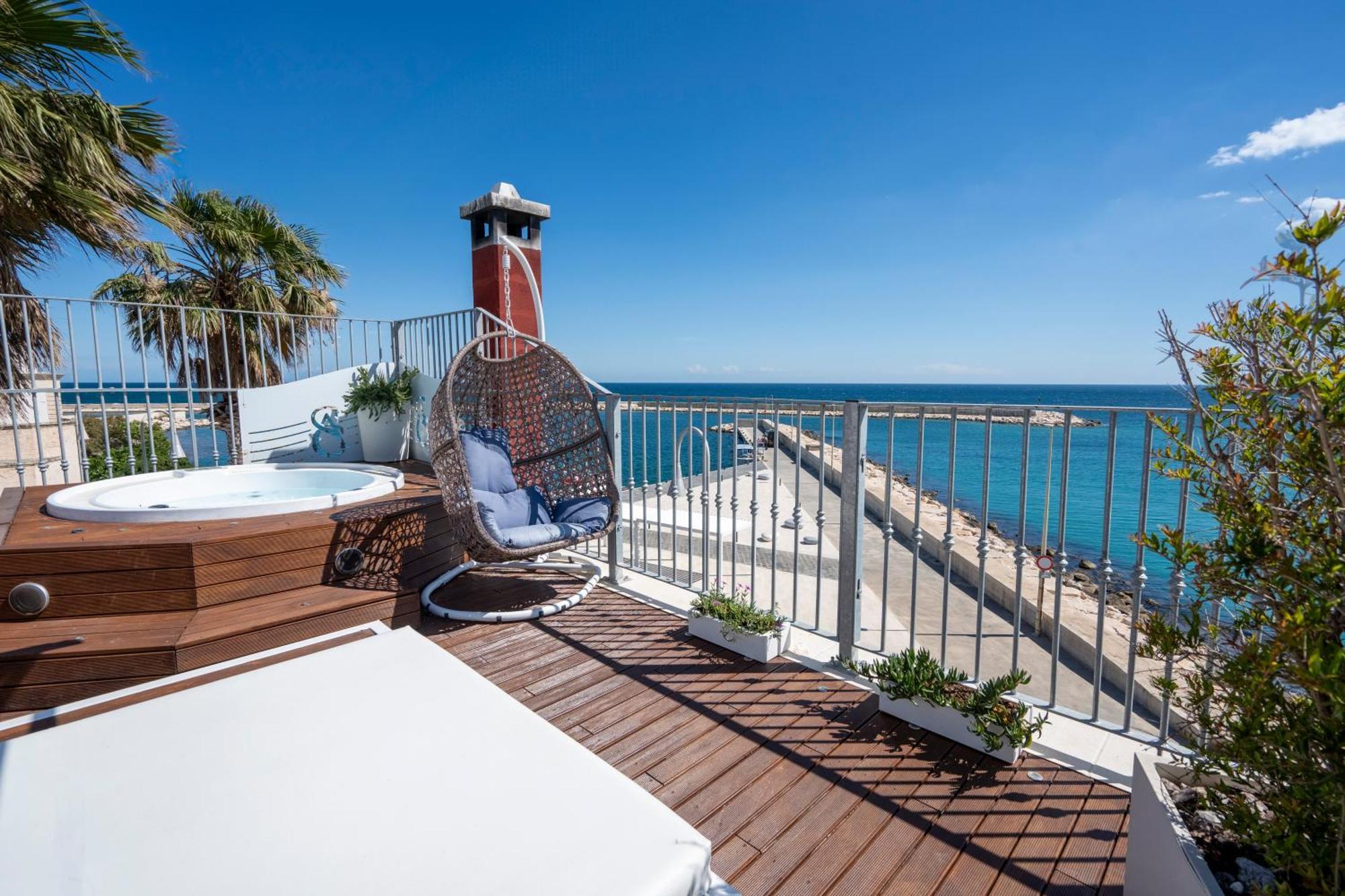 Apulia Charming Suites - Casa Rossa Suite Perla E Suite Corallo Savelletri Екстер'єр фото