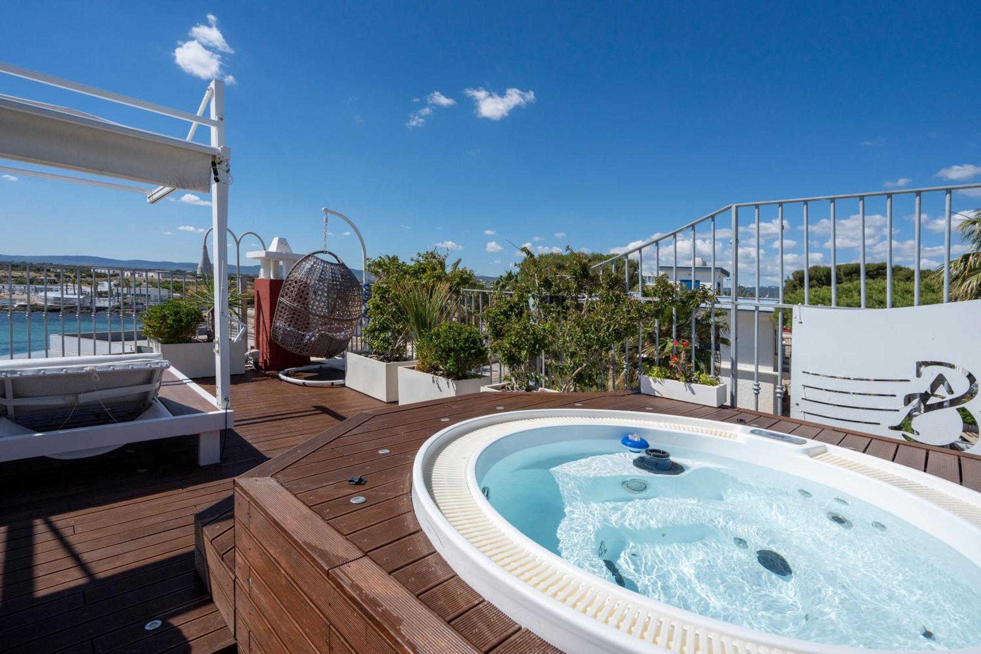 Apulia Charming Suites - Casa Rossa Suite Perla E Suite Corallo Savelletri Екстер'єр фото